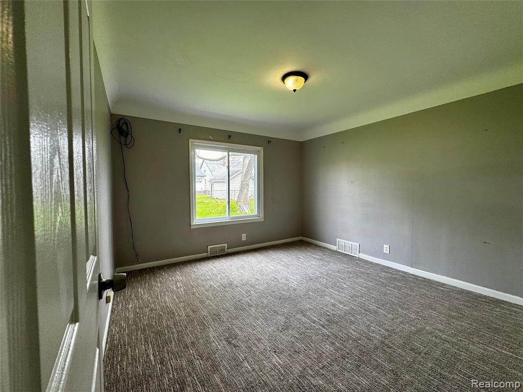 8045 Cadillac Avenue, Warren, MI 48089 — Photo 11