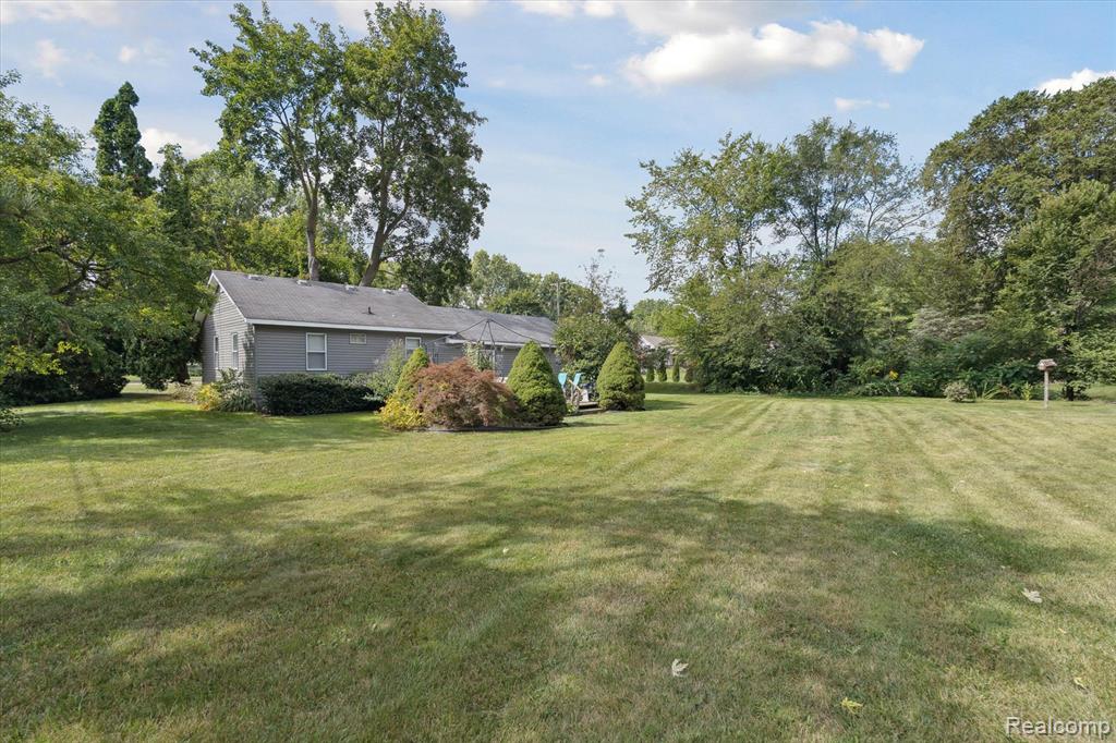 885 E Northfield Avenue, Pontiac, MI 48340 — Photo 23