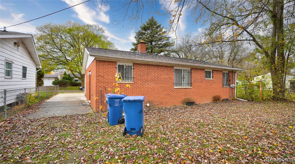 6310 Valorie Lane, Flint, MI 48504 — Photo 12