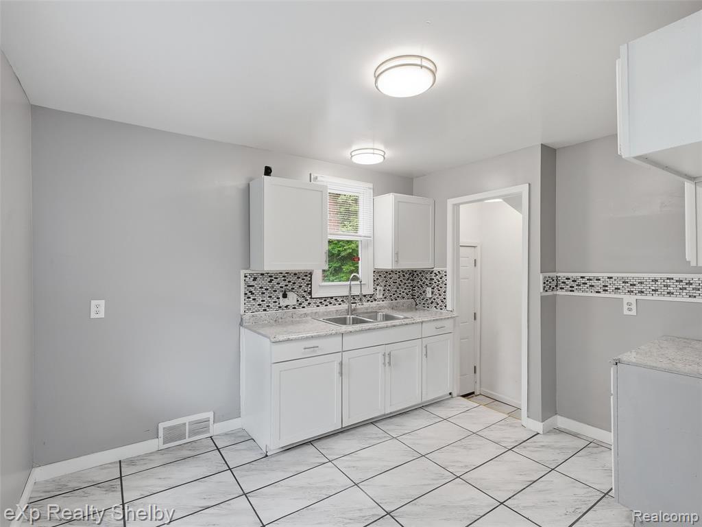 16476 Rossini Drive, Detroit, MI 48205 — Photo 7