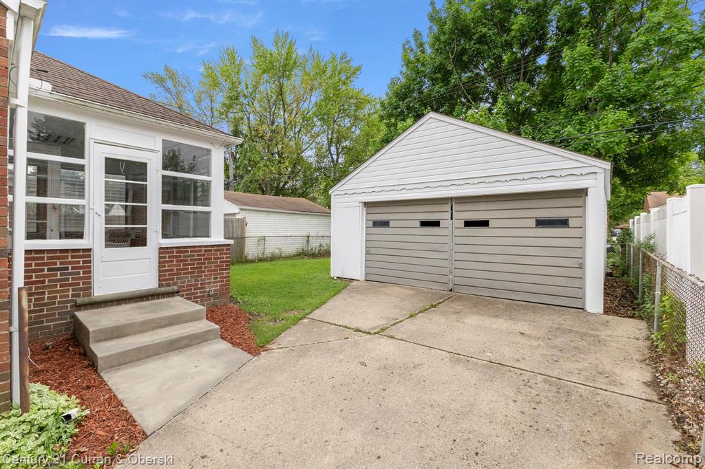 8464 Becker Avenue, Allen Park, MI 48101 — Photo 33