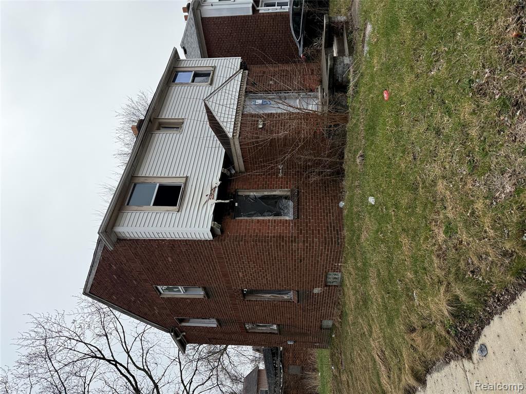 15394 Freeland Street - Photo 3