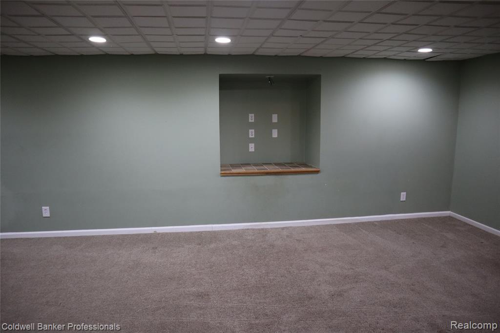 5435 S Sycamore Drive, Burton, MI 48509 — Photo 40