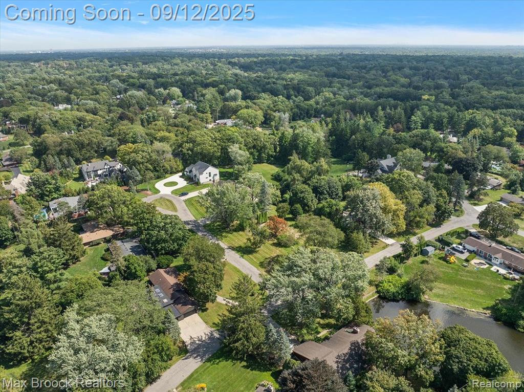 1027 Joanne Court, Bloomfield Hills, MI 48302 — Photo 16