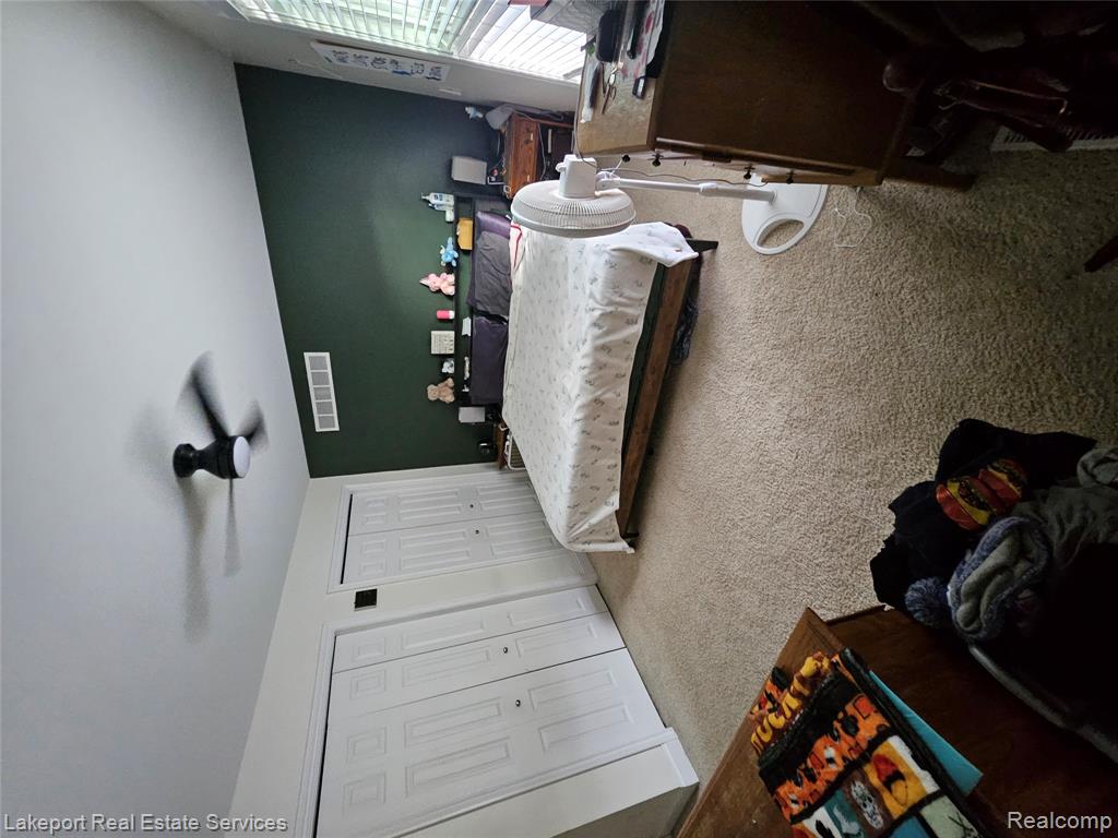 4231 Pine Grove Avenue, Fort Gratiot, MI 48059 — Photo 6