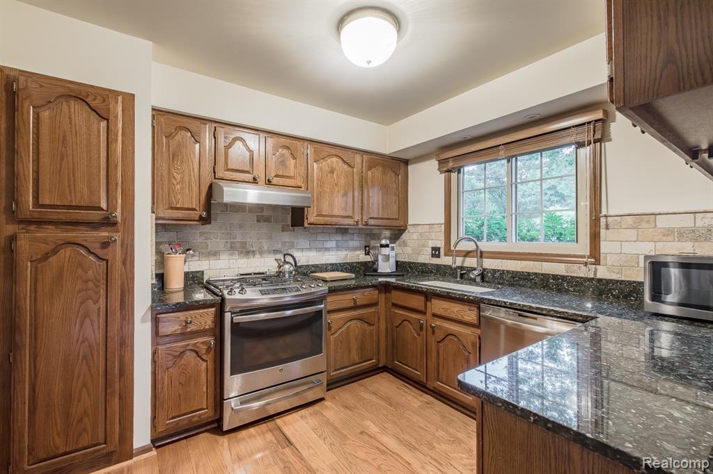 4614 Lehigh Drive, Troy, MI 48098 — Photo 15