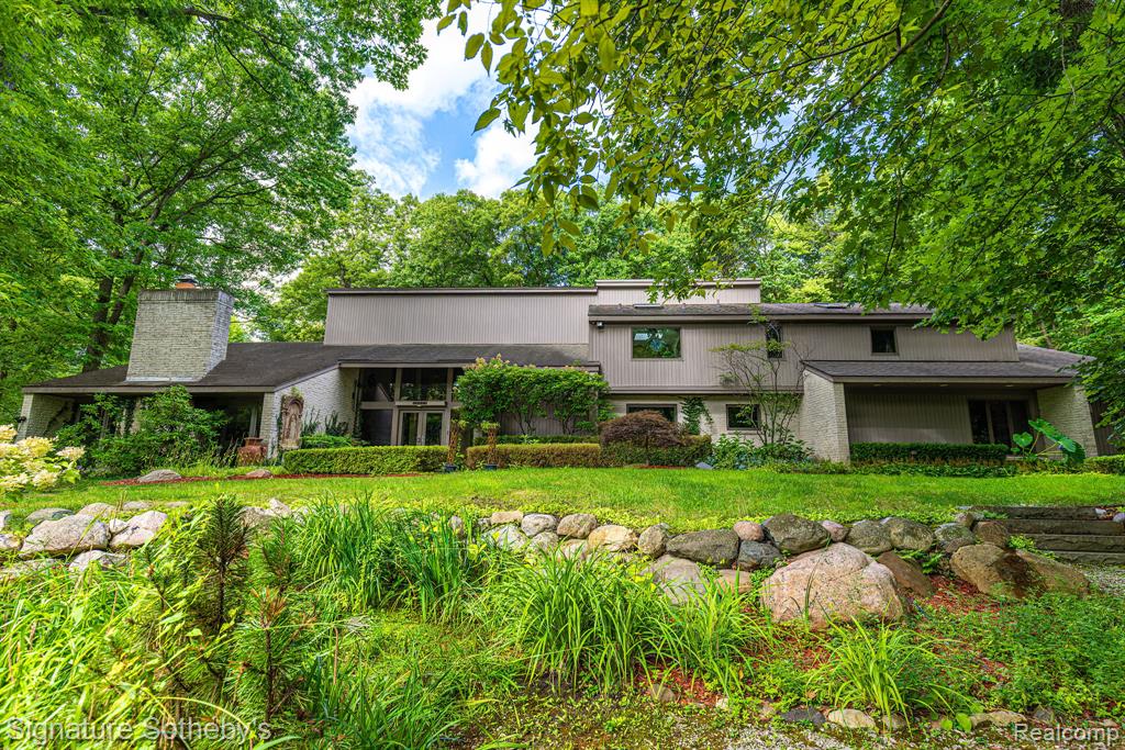 28575 Danvers Court, Farmington Hills, MI 48334