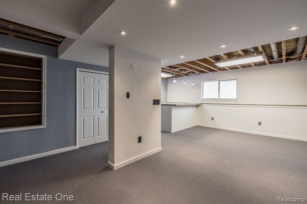 1277 Edelweiss Lane, Waterford, MI 48327 — Photo 23