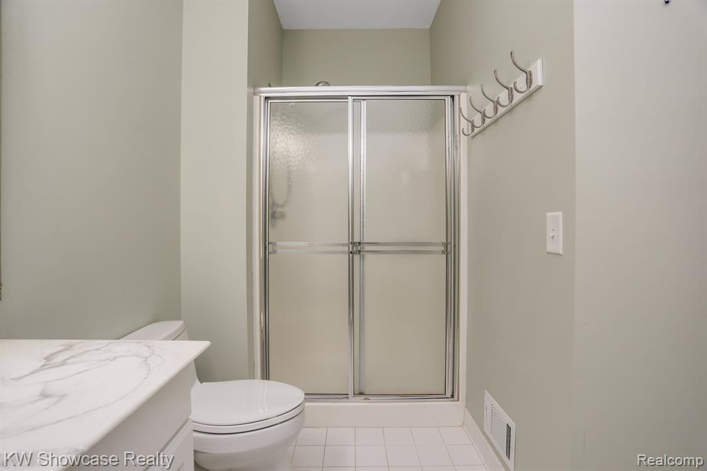 43104 PROVIDENCE Lane, Canton, MI 48188 — Photo 8