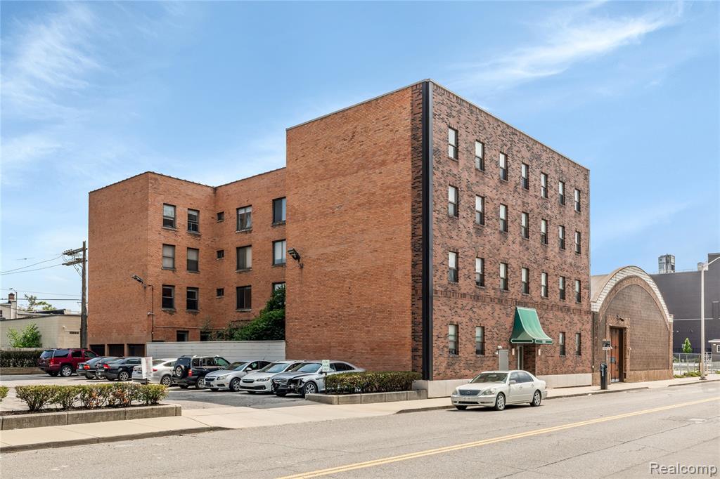 629 W Milwaukee Street, Detroit, MI 48202 — Photo 2