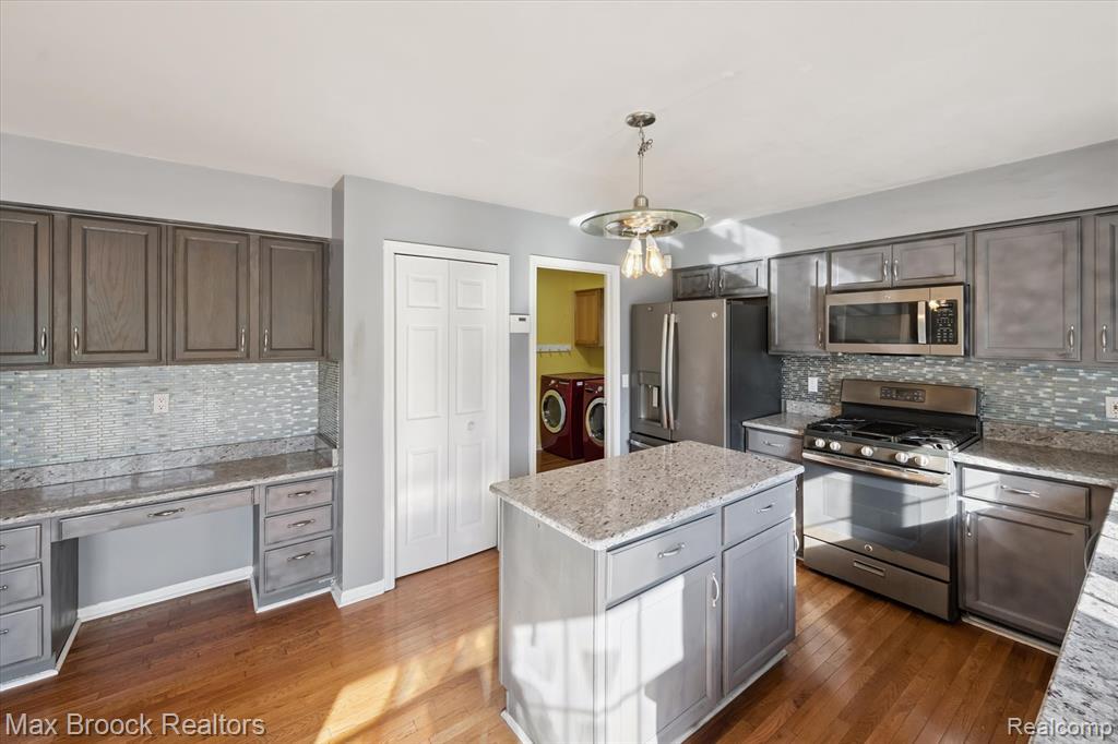 5872 Meadowview Drive, Plymouth, MI 48187 — Photo 11