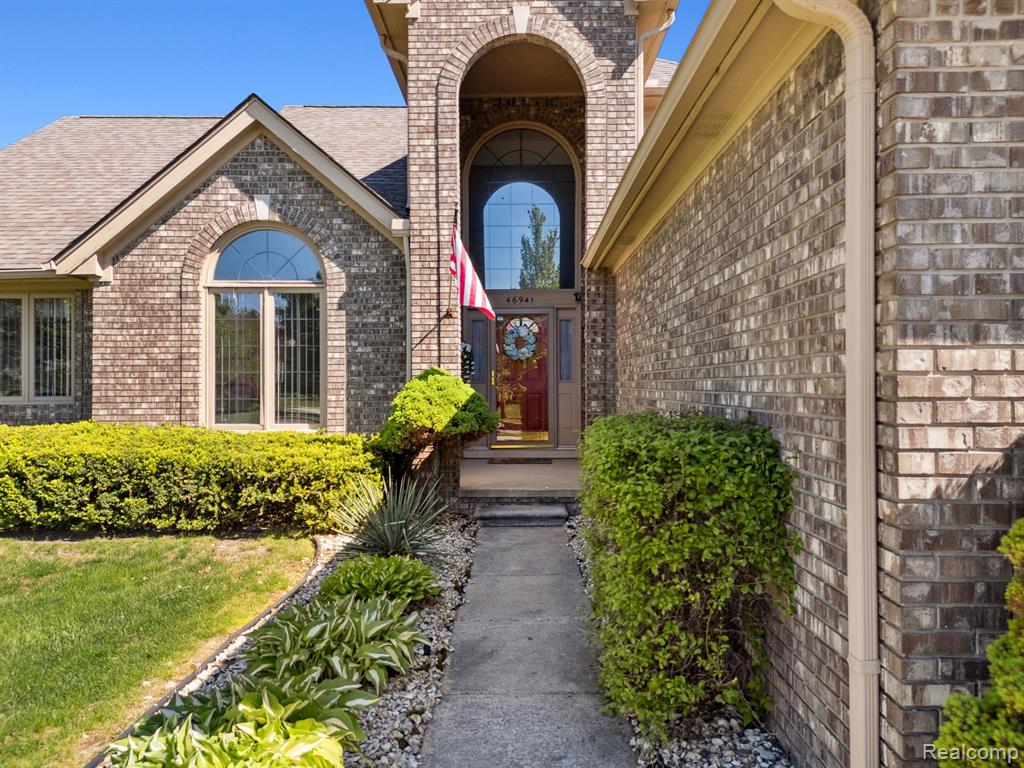46941 SOUTHGATE Drive, Canton, MI 48188 — Photo 2