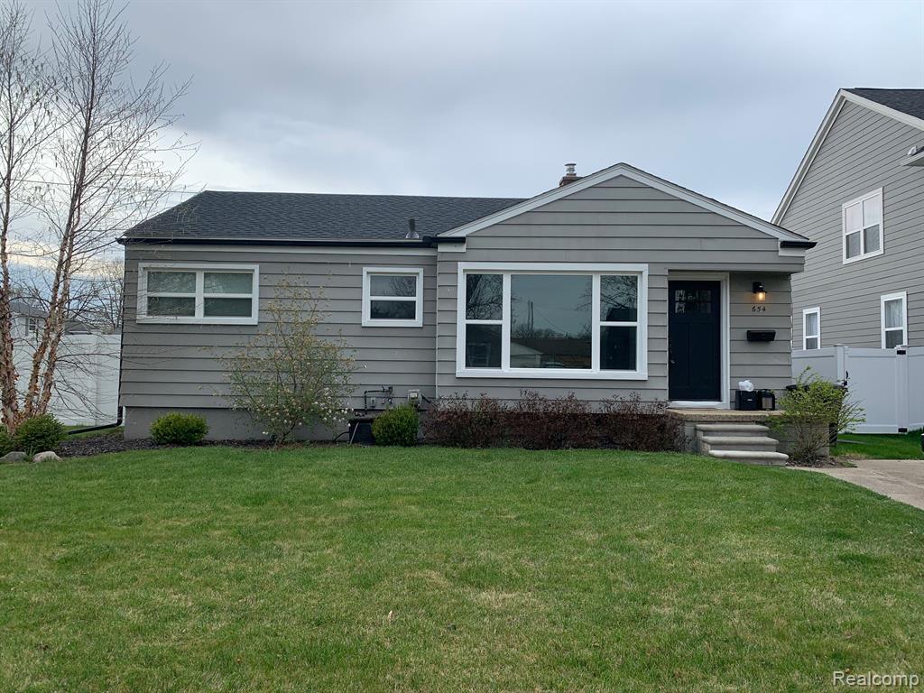 654 BROADACRE Avenue, Clawson, MI — front exterior