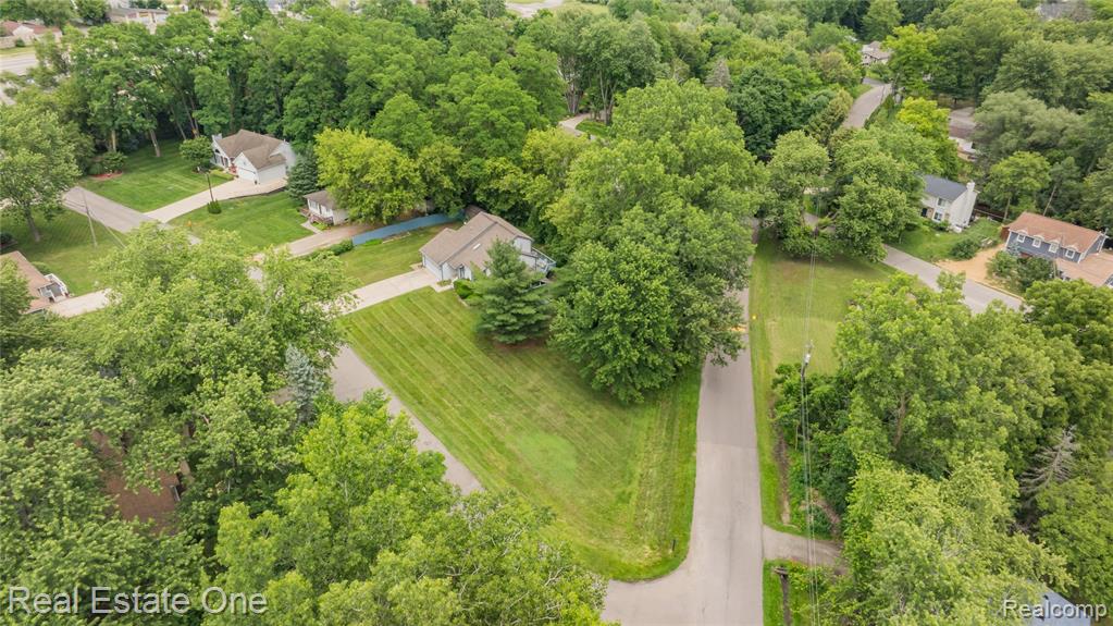 4642 Ponderosa Street, Commerce Twp, MI 48382 — Photo 49