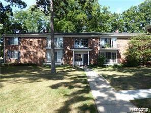 421 S Fox Hills Drive, Bloomfield Hills, MI 48304