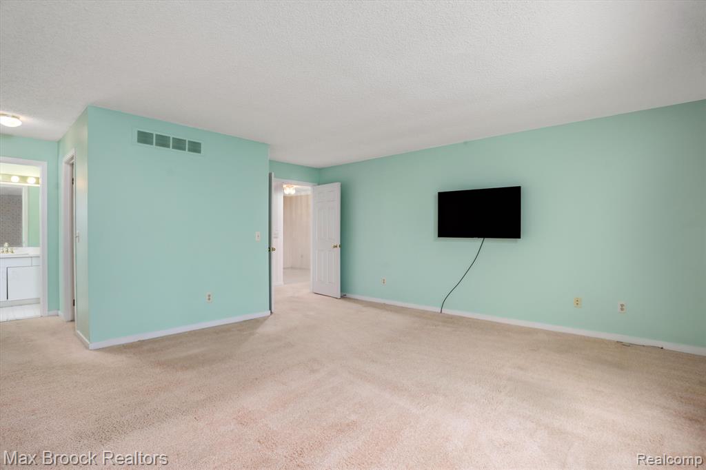 6257 GATEWOOD, West Bloomfield, MI — Photo 16