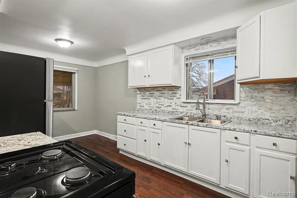 7356 Wiegand, Center Line, MI 48015 — Photo 7
