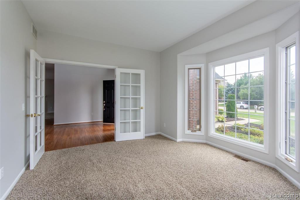 51334 W HILLS Drive, Plymouth, MI 48170 — Photo 9