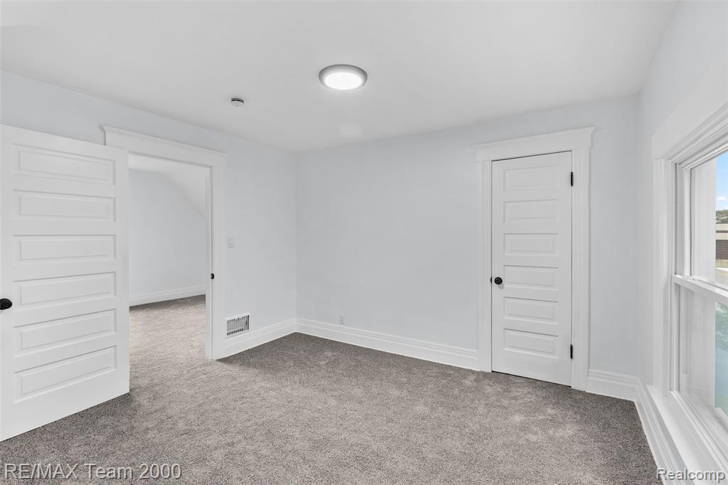 605 Eureka Road, Wyandotte, MI 48192 — Photo 24