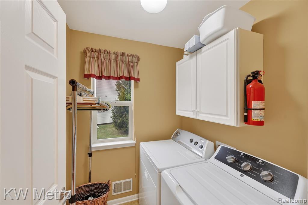 4668 Summer Ridge Drive, Howell, MI 48843 — Photo 35