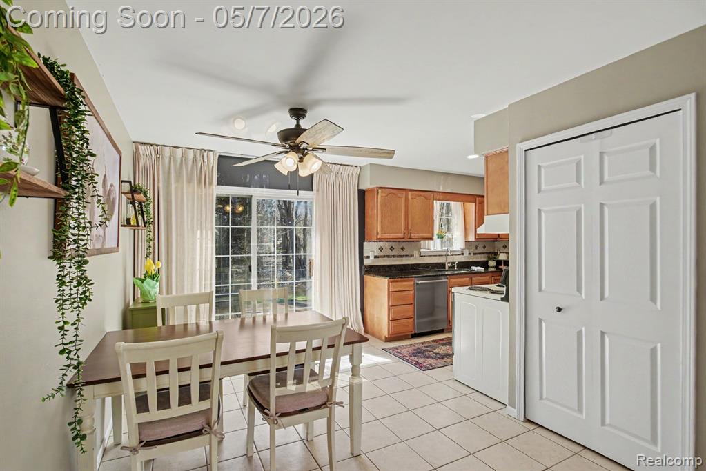 790 Luna Court, Lake Orion, MI 48362 — Photo 6