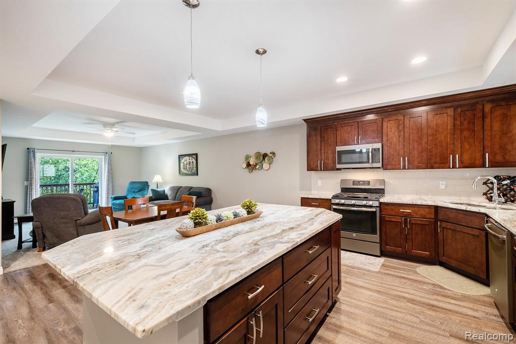 698 Shoreline Drive, Fenton, MI 48430 — Photo 5