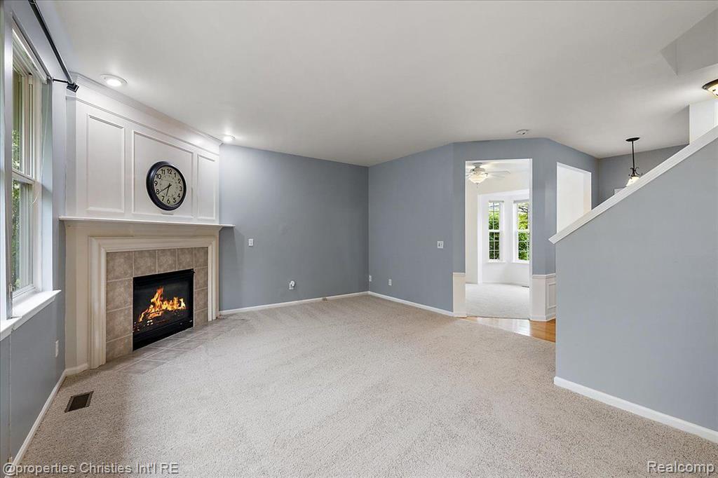 9773 RAVENSHIRE Drive, Ypsilanti, MI 48198 — Photo 11