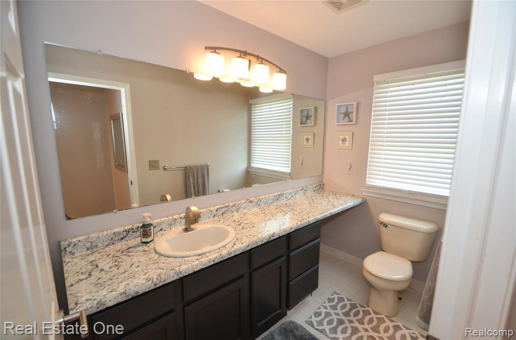 2092 Westview Court, Orion, MI — Photo 28