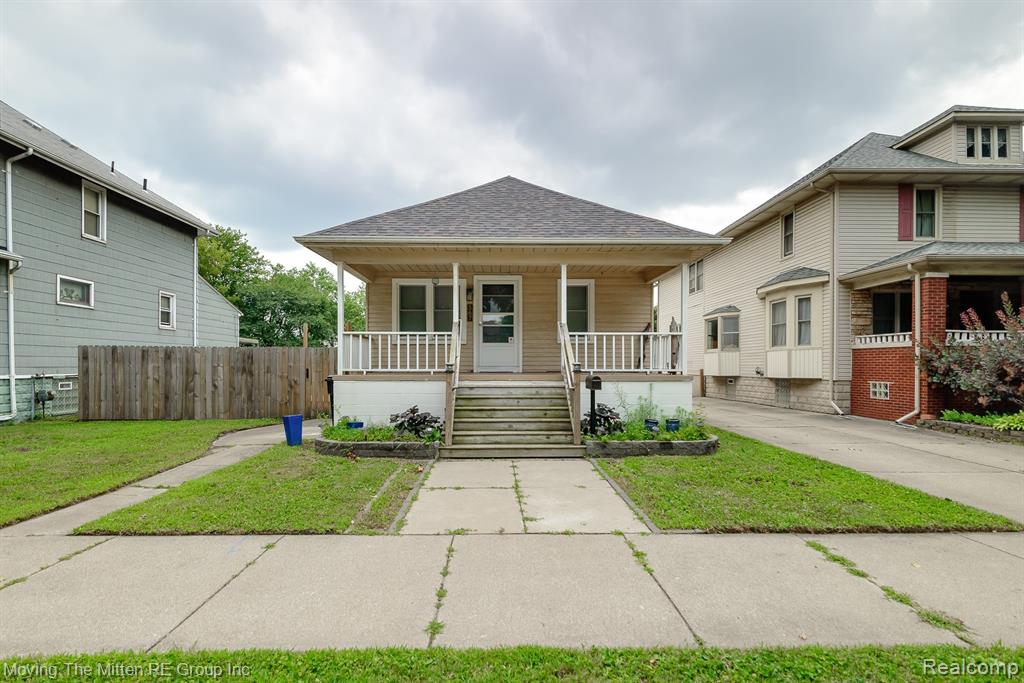 567 Superior Boulevard, Wyandotte, MI 48192
