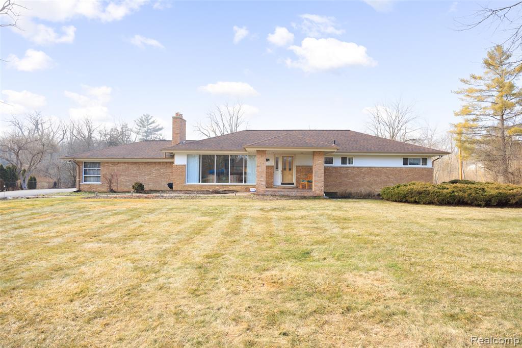 7326 Old Mill Road, Bloomfield Hills, MI 48301 — front exterior