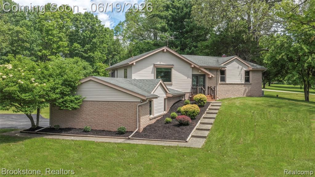 12168 CARRIAGE TRAIL Circle, Davisburg, MI 48350 — Photo 16
