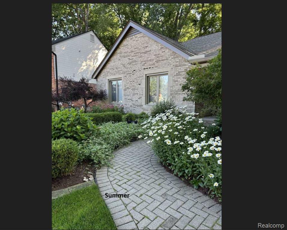 460 Streamview Court, Rochester Hills, MI 48309 — Photo 31