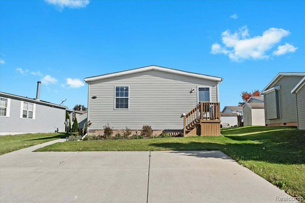 11934 CEDARBROOK Drive, South Lyon, MI 48178 — Photo 17