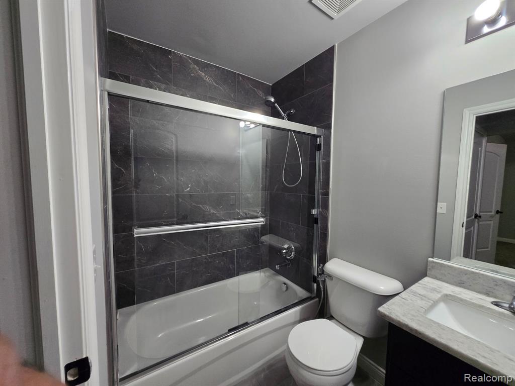 15342 Amberfield Drive, Macomb, MI 48042 — Photo 36