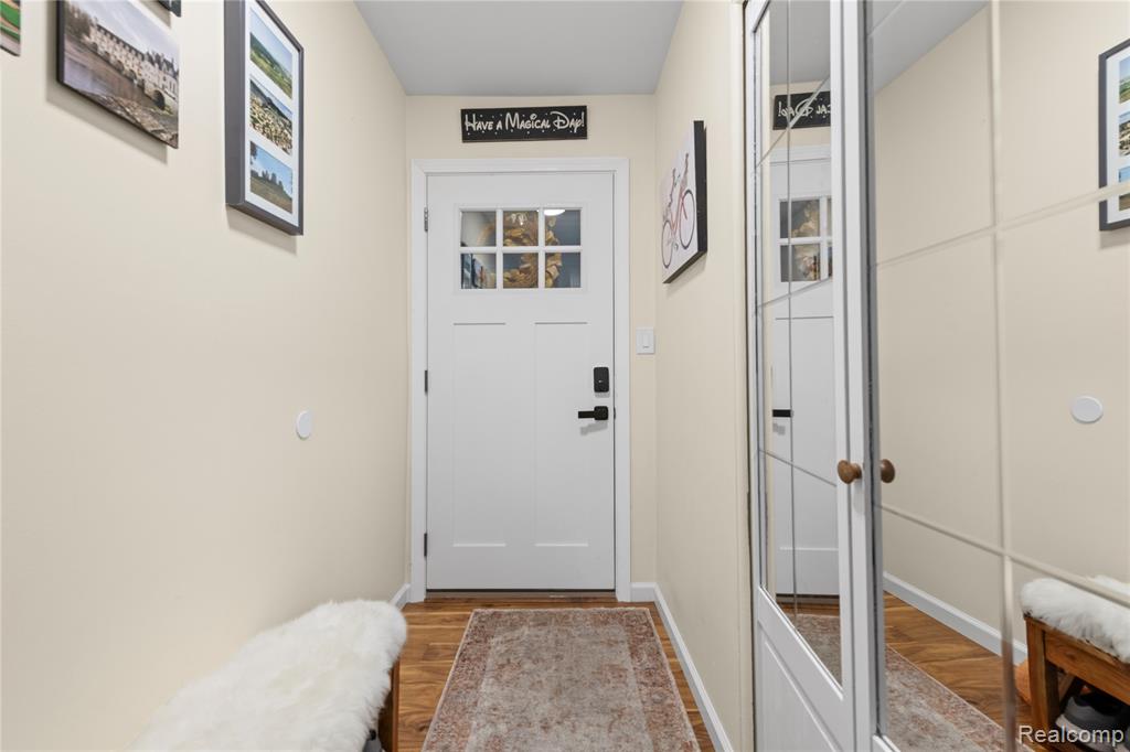 8309 Colony Drive, 21, Grosse Ile, MI 48138 — Photo 3