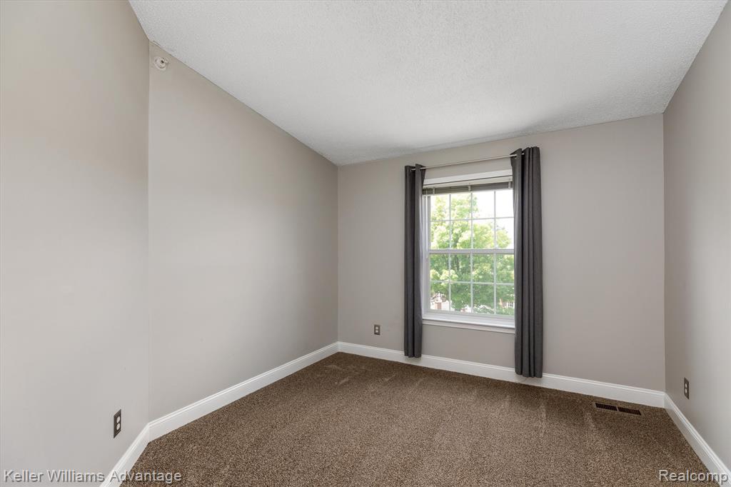 49573 DONOVAN Boulevard, Plymouth, MI 48170 — Photo 31