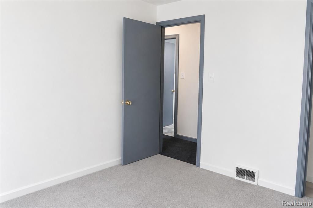 9337 Rutland Street, Detroit, MI 48228 — Photo 21