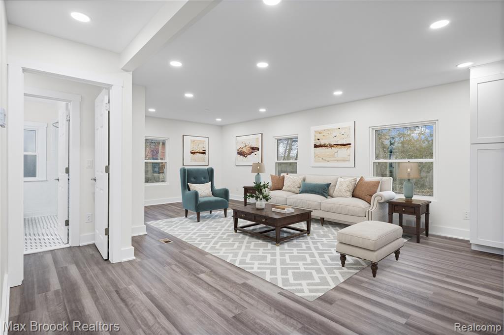 17348 Hilton Street, Southfield, MI, 48075