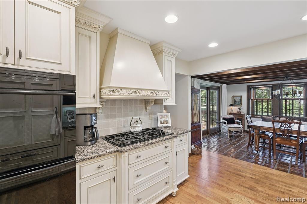 915 E River Road, Flushing, MI 48433 — Photo 16