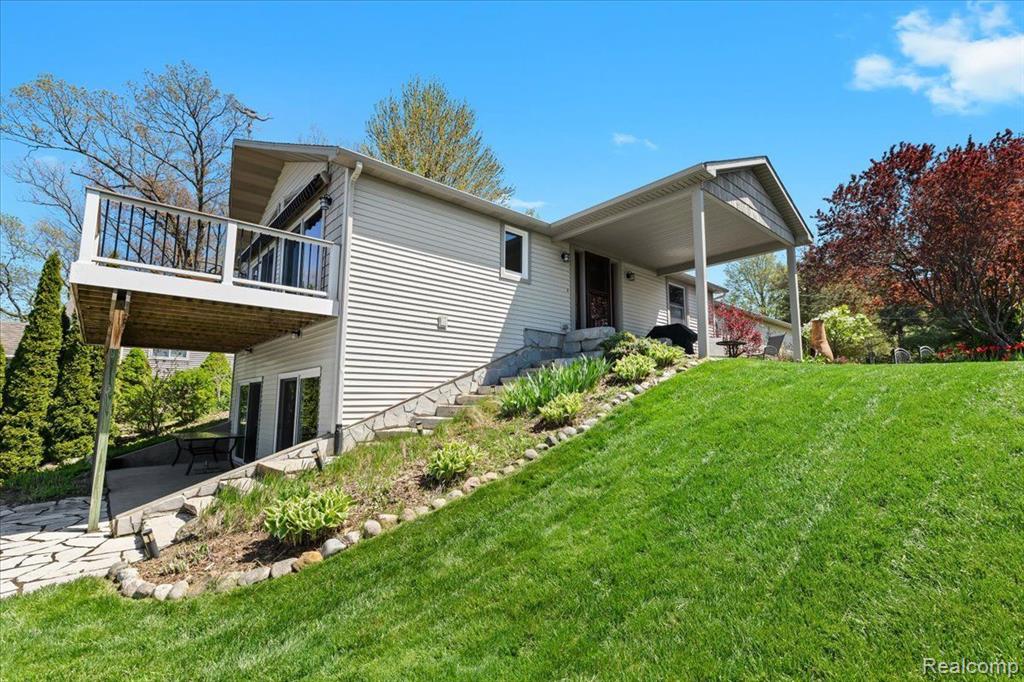 6521 HARTWOOD Drive, Fenton, MI 48430 — Photo 35