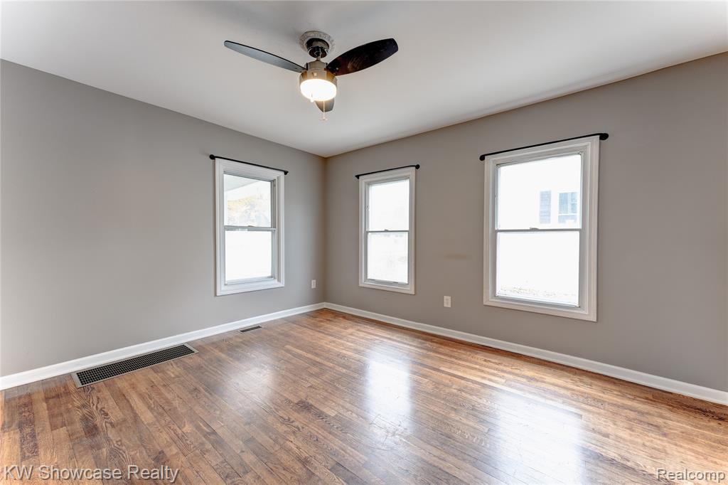 608 S Adelaide Street, Fenton, MI 48430 — Photo 17