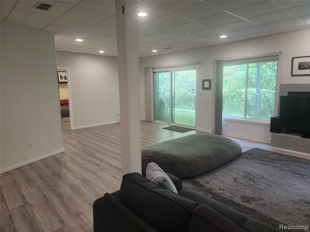 6858 Brockhurst Boulevard, West Bloomfield, MI — Photo 2