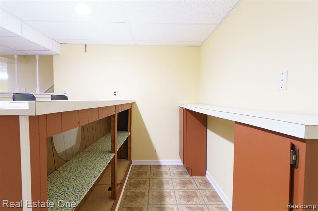 8744 SHARI Drive, Westland, MI — Photo 25