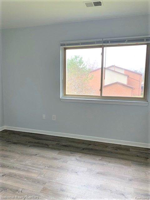 33853 PONDVIEW Circle, Livonia, MI 48152 — Photo 8