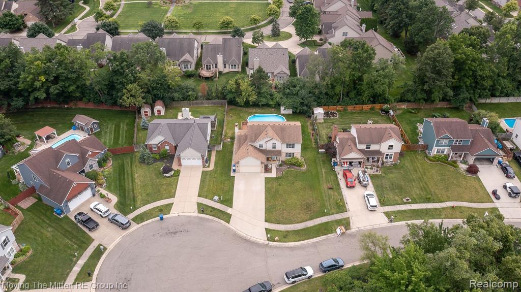 5861 MEADOWGREENE Drive, Waterford, MI 48327 — Photo 57