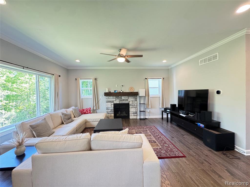 6149 Woodridge Lane, Grand Blanc, MI 48439 — Photo 9