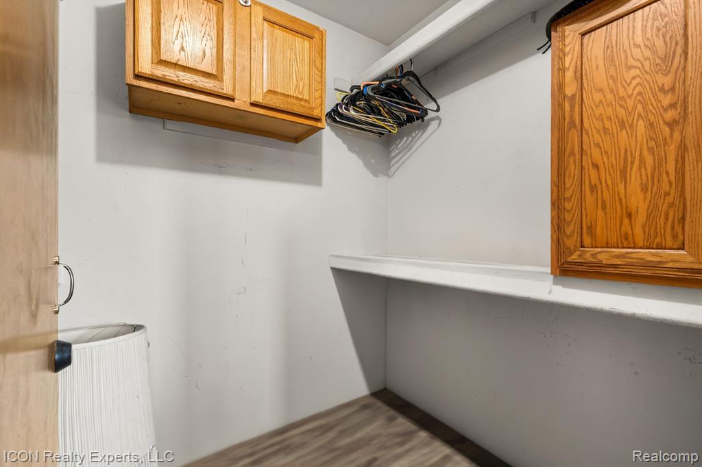 47697 BARCLAY Court, Shelby Twp, MI 48317 — Photo 31