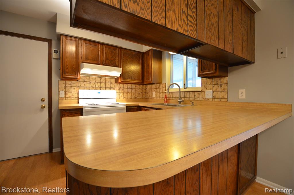 7244 Chapel View Drive, Clarkston, MI — Photo 10