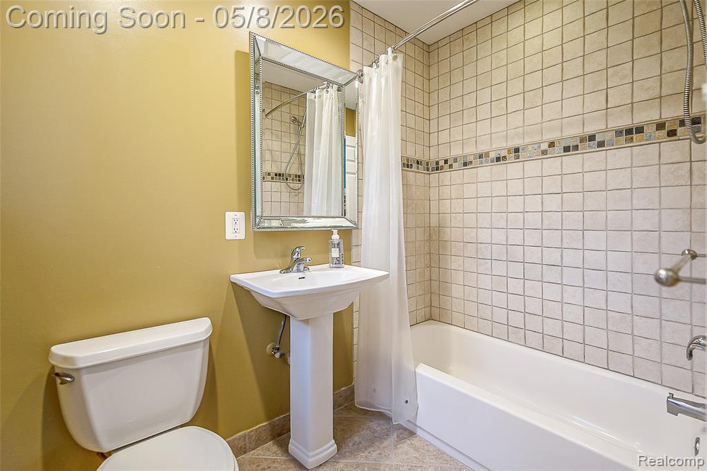 7584 Brookview Court, Brighton, MI 48116 — Photo 23