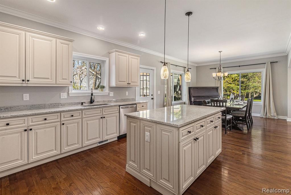 1540 KESSLER Avenue, Keego Harbor, MI 48320 — Photo 14